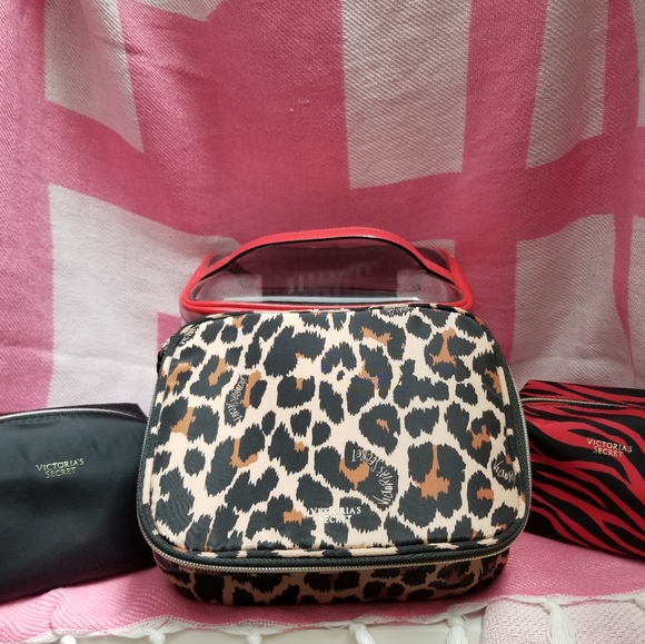 💥FINAL DISCOUNT💥 Victoria's Secret Leopard Beauty Travel Set - Picture 2 of 2